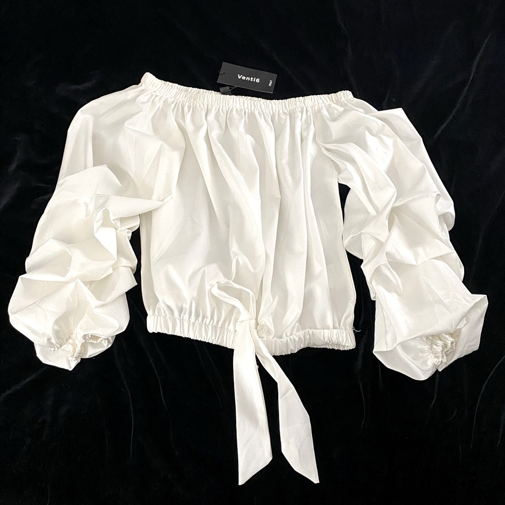 NWT Venti6 off shoulder top, Medium